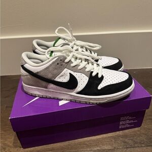 Dunk Low SB “Chlorophyll”